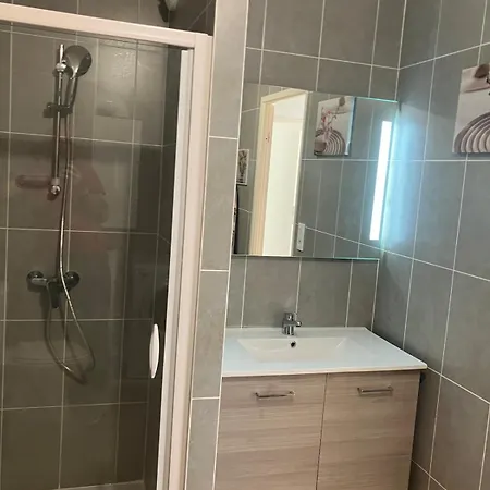 Apartment T2 Cosy Terrasse 13m2 Parking Gratuit *